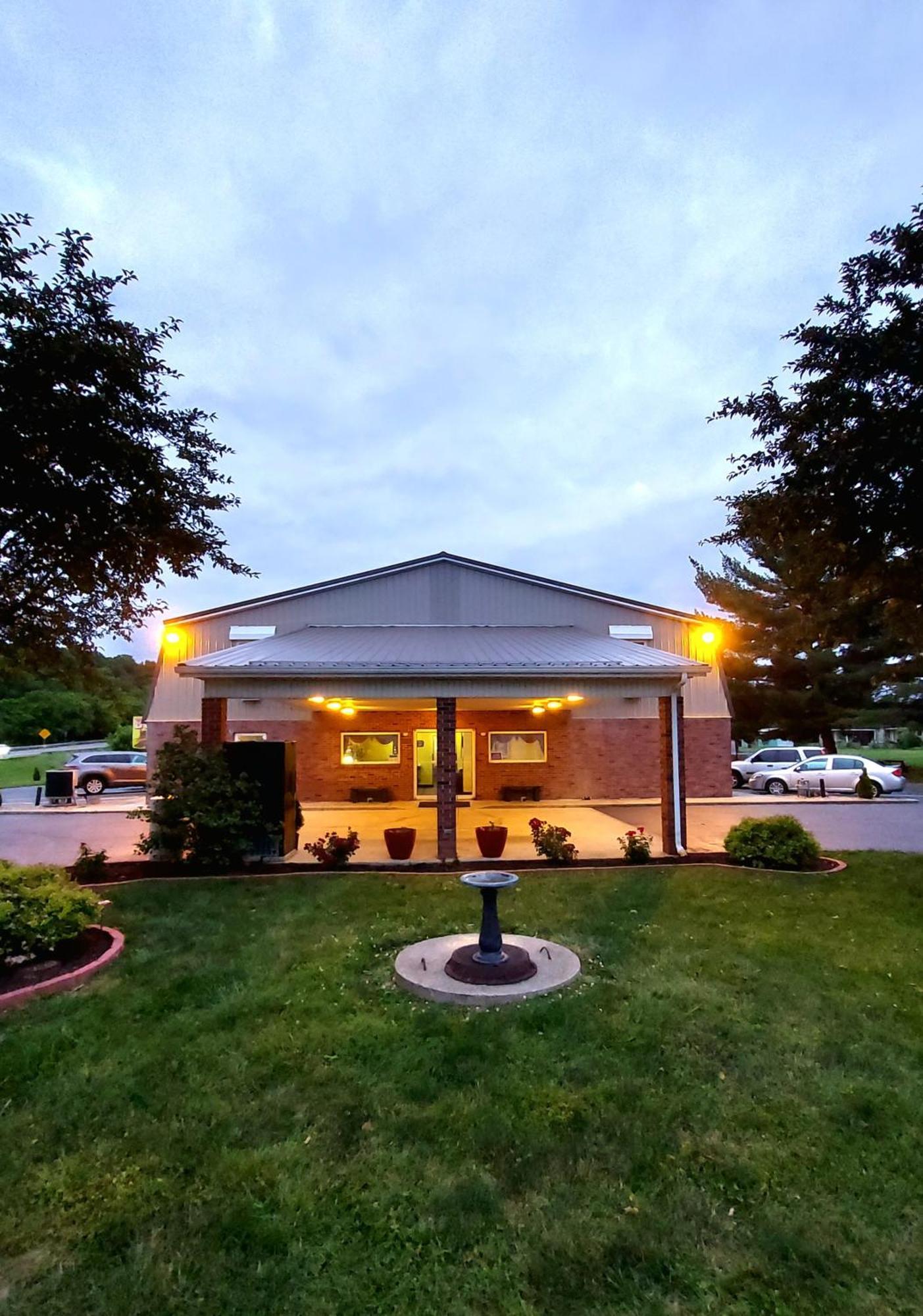 Patriot Inn Spencer エクステリア 写真